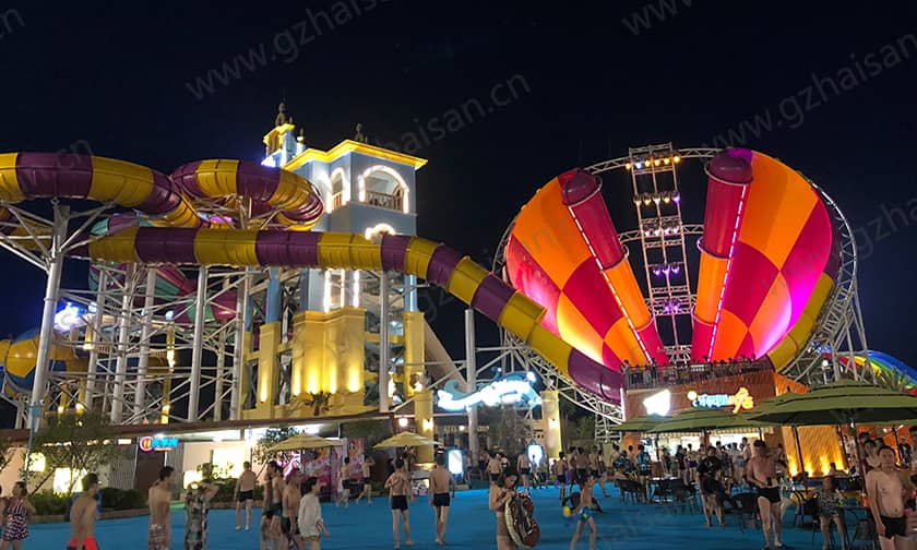 超级龙卷风水滑道提供了一种新的、刺激的水上体验