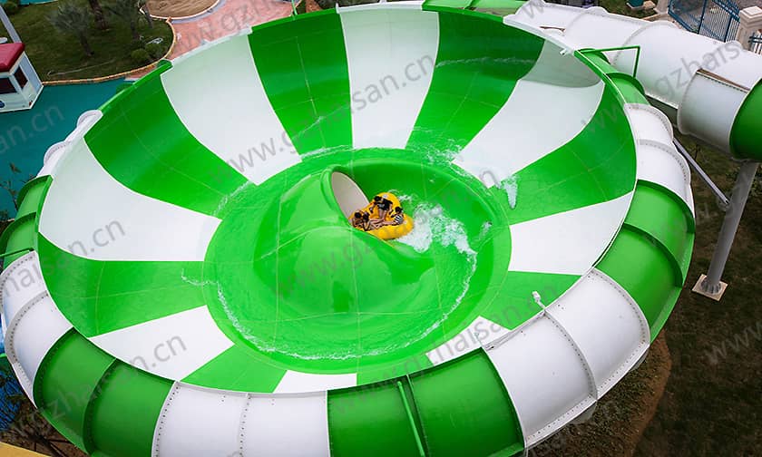 浙江宁波大目湾阿拉的海水上乐园巨兽碗