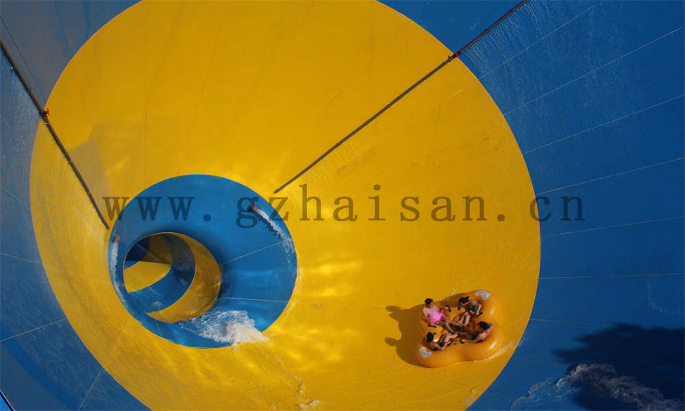 水上游乐设备定制需要考虑哪些安全因素？安全为先，创新为本