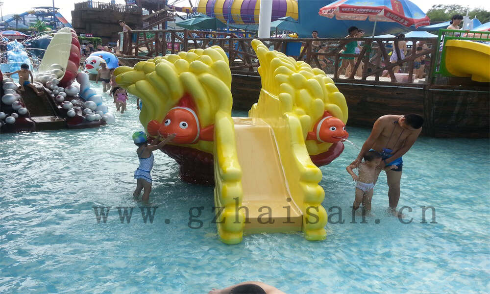 大炮水滑梯：惊险刺激的夏日狂欢