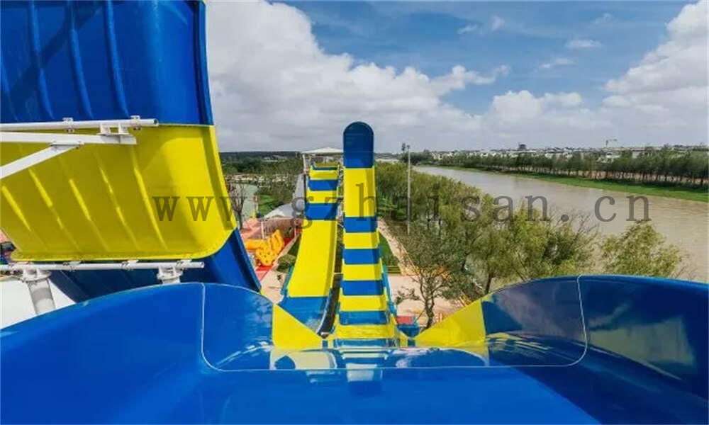 水上乐园管理中如何优化园区的音乐和声音环境？