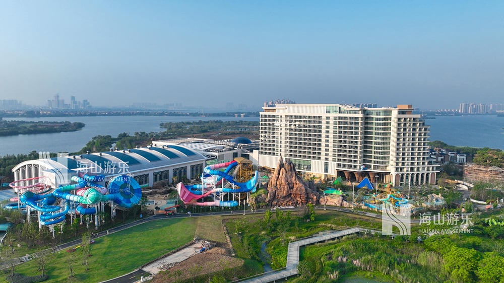 科技铸就非凡体验，专业成就行业标杆——pa视讯游乐荣膺2025金冠奖“杰出水滑道设备奖”